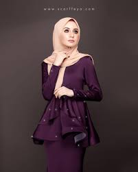Kebarung naura siri raya ini didatangkan dengan 5 pilihan warna iaitu golden brown,maroon,navy blue,green dan dusty pink. Baju Raya Cantik 2018 Women S Fashion Clothes Dresses On Carousell