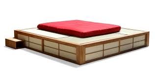 Daher sollten alle materialien, aus denen ein bett besteht, so natürlich wie möglich sein. Platzsparendes Japanisches Bett Idfdesign