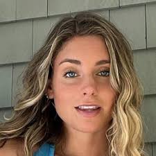 Kristina Dunn's Instagram, Twitter & Facebook