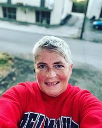 Exercising early in the morning to avoid heat