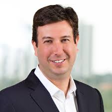 Henry Bott's Instagram, Twitter & Facebook