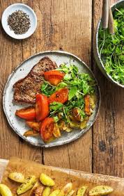 Rindersteak Mit Geschmorten Tomaten Rezept Hellofresh In 2020 Rinder Steak Rindersteak Rindersteak Rezept