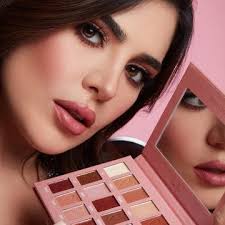 BASE FLAWLESS STAY FOUNDATION 7.5: 9,99 €