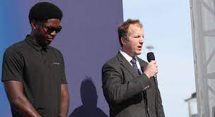 The season 10 idol alum does a beautiful, straightforward version of the song. National Anthem Singer Found Voice After Bouts With Cancer Nascar Com