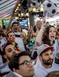 Juni (21 uhr) in rom mit dem eröffnungsspiel zwischen der türkei und italien. Public Viewing Em 2021 Trotz Corona Wo Kann Man Die Spiele In Sehen