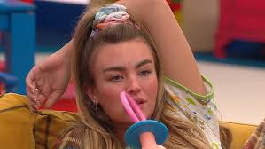 Ella labels Jojo 'not her cup of tea' after CBB question