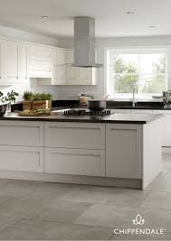 With classic lines and timeless good looks, shaker style is a range of handcrafted, ready to fit and paint kitchen cabinets by woodchester cabinet makers. Handleless Shaker White Kitchen Modern Shaker Kitchen Kitchen Design Styles Handleless Kitchen Cabinets