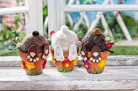 Ostern steht schon vor der tür und es ist höchste zeit das haus und den garten mit bunten eier und osterhasen zu verzieren. Bastelanleitung Versteckte Osterhasen Amicella De