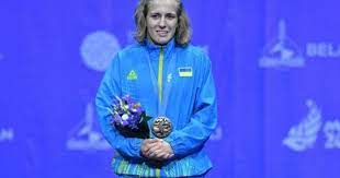 По обе стороны жизни имя персонажа не. Cherkasova S Travmoj Vygryzla Medal Chempionata Evropy Isport Ua