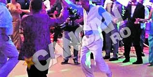 Video exclusiv / oana lis nu se mai satură de vin! Gigi Becali Se Da In Stamba La Nunta Lui Valentin Becali Opinia