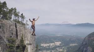 Canadian Daredevil Walks 210 Feet Between Cliffs To Break Slackline World Record Slackline World Records Extreme Sports