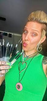 Let's welcome our new members: **If you want to get the best out of this  group, you may need to change your settings.** 1. Go to the 3 dots at the  top