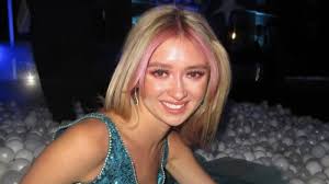 Woman dies of cancer at 23 despite 80% survival chance; her brothers are  now blaming mom's anti-medicine theories for it