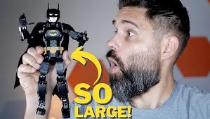 Amazon.com: LEGO DC Batman 76259 Figura de acción de DC para construir,  juguete de DC totalmente articulado para jugar y exhibir con capa y  detalles auténticos de la película Batman Returns, juguete