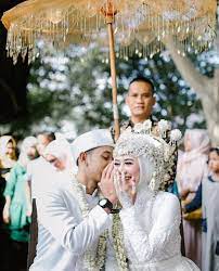 Pin Oleh Febiwlndr Di Wedding Foto Pengantin Pakaian Pernikahan Pengantin