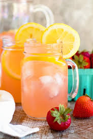 2 Ingredient Vodka Strawberry Lemonade Drink Julie S Eats Treats