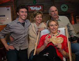 Sie trauert um ihren toten vater. Mikaela Shiffrin Erinnert Mit Emotionalem Video An Vater Jeff Salzburg24
