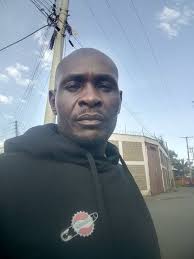 Tunawalaza WanaUpendO na kuwatakia Usiku Mwema. Unapenda kumlaza nani???