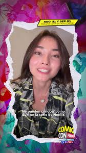 Maria Zhang Con Photo with Fan