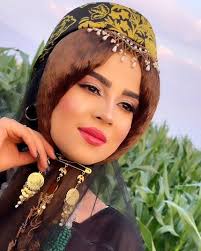 میکاپش چطوره قشنگاااا...😍, ., ., ., ., ., .میکاپ و زلف  @samira.rahimi.makeup, ., ., ., ., لباس مشکی شیک و زیباش @gallery__sanaz ,  ., ., ., .مدل عزیزم @melika._.zolf , ., ., ., #میکاپ #زلف #میکاپ_صورت ...