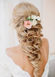 Center parted free open hairstyle 10 Bridal Hairstyles For Curly Hair That Are Perfect For Indian Weddings Bridal Look Wedding Blog