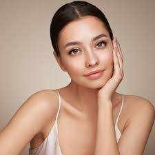 Amy Lenderman's Instagram, Twitter & Facebook