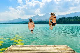 But it is rather annoying that you have to rent a private house or pay the entrance fee at hotels just to see the lake or to swim in it. Karnten Urlaub Berge Und Glasklare Seen Aldi Reisen