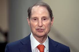 Oregon Sen. Wyden introduces bill to expand the Supreme Court