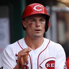 Sarah Minick's Instagram, Twitter & Facebook