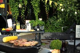 The ultimate summer grilling guide Ein Geselliges Barbecue Mitten Im Garten Sanvie De