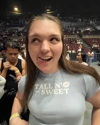 Bella ☻ (@bella.wolfe) • Fotos y videos de Instagram