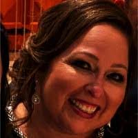 Tara Bratt's Instagram, Twitter & Facebook