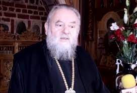 Lângă biserica veche (conservată ca monument istoric), a fost adaugată construcția unei biserici impunătoare, construcția de chilii, a. Fostul StareÈ Al MÄnÄstirii Cotmeana Controversatul Ioasaf Boiciuc GÄsit Mort