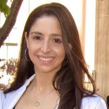 Elisa Moore's Instagram, Twitter & Facebook