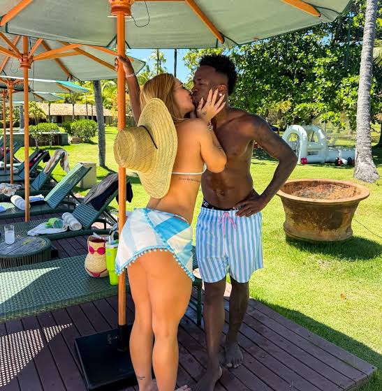 Vin&iacute;cius Jr. and his girlfriend, Virginia Fonseca, are enjoying their holidays.
