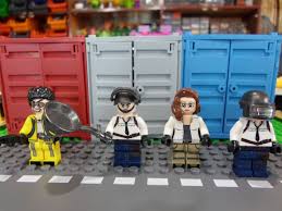 2 minifigures face off to see which is better fortnite vs pubg in this lego battle royale!created by: Pubg Vs Fortnite Update Date Season Fortnite Lego Seasons