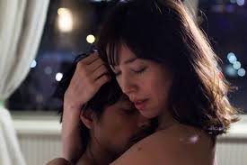 未婚夫填不滿的她！遇上「男女通殺」天菜超模女女床戰一次就上癮