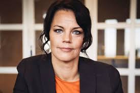 Facebook gives people the power. Blekingemandag Med Veronica Palm