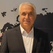 Benim küçük arımın da yolu açık olsun.🐝Feyza Erdem