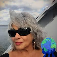 Roseanne Barr Said She 'Would Die Many Times' Following Her Dismissal &  Revealed Sara Gilbert 'Destroyed' Her Life