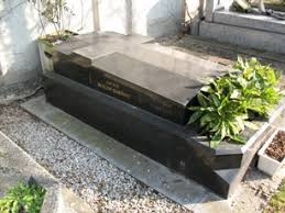 Sardou's early acting career consisted of roles in various films, such as the fernandel drama le fruit defendu (1952). Sardou Fernand 1910 1976 Et Jackie 1919 1998 Cimetieres De France Et D Ailleurs