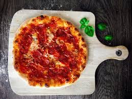 Pizza Calabria Spianata Calabrese Piccante In 2020 Selbstgemachte Pizza Rezepte Einfach Lecker