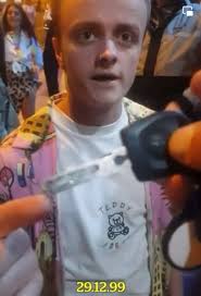 Man gives car keys as ID