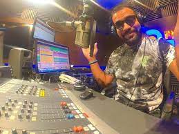 اسمع بث مباشر راديو نجوم إف إم 100.6 اون لاين علي كيفك اغاني عربية واخبار الفنانيين ,انا والنجوم وهواك اسامة منير ,بصراحة ,للرجال فقط ,الموقف ,اسرار النجوم ÙÙŠØ¯ÙŠÙˆ Ø®Ø§Ù„Ø¯ Ø¹Ù„ÙŠØ´ Ù„Ù„Ù…Ù‚Ø¨Ù„ÙŠÙ† Ø¹Ù„Ù‰ Ø§Ù„Ø²ÙˆØ§Ø¬ Ø£Ù†Øª Ø´Ø®Ù„ÙŠÙ„Ø© Ø¹ÙŠÙ†