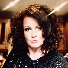 Vicki Dillon's Instagram, Twitter & Facebook