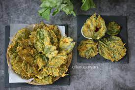 Selain rasanya yang lezat, ayam mudah diolah menjadi beraneka ragam menu. Kerepek Bayam Rangup Resepi Terbaik