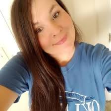 Kari Cecil's Instagram, Twitter & Facebook