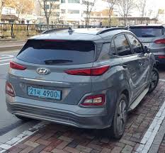 The car brings 50 litres fuel capacity with fuel consumption of around 6.3 liters per 100 km for the hyundai kona. Hyundai Kona Electric Crossover Being Charged In Malaysia