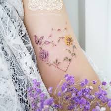 Girassol em blackwork no braço. Tatuagem De Girassol No Braco 50 Inspiracoes Que Vao Te Encantar