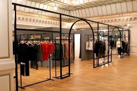Le Bon Marche Rive Gauche Notre Bric A Broc Chic City Guide Paris De Saint Germain Des Pres Au Palais Royal Les Germanopratines Le Bon Marche Maison Facade